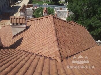 Ул.Львовская Одесса .Монтаж кровли из керамической черепицы