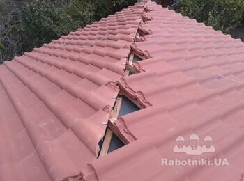 Сухой лиман Одесса. Монтаж кровли из керамической черепицы