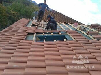 Сухой лиман Одесса. Монтаж кровли из керамической черепицы