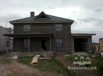 с.Дальник Одесса . Монтаж кровли из покрытия металлочерепица + пошивной короб и водосточная система.