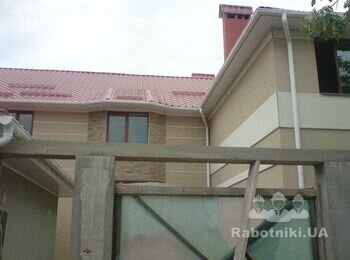 Ул.Бригадная Одесса. Монтаж кровли из металлочерепицы