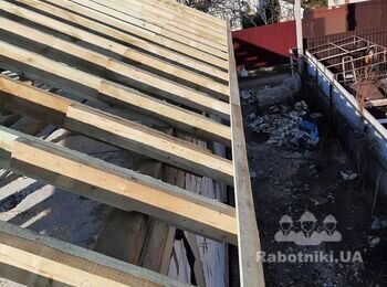 Сухой лиман Одесса. Монтаж кровли из металлочерепицы, монтаж подшивки свесов и водостоков