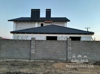 Черноморск. Одесса. Монтаж кровли из металлочерепицы в комплексе