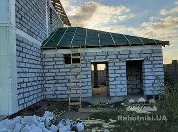 Черноморск. Одесса. Монтаж кровли из металлочерепицы в комплексе