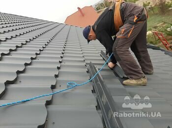 с.Корсунцы Одесса. Монтаж кровли из металлочерепицы