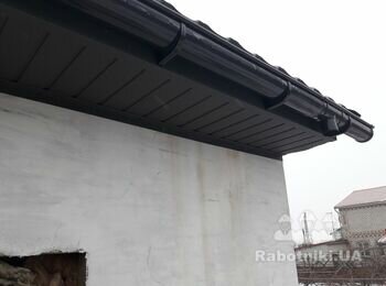 с.Нерубайское. Одесса. Монтаж кровли из металлочерепицы ,свесов и водостока