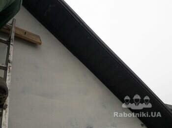 с.Нерубайское. Одесса. Монтаж кровли из металлочерепицы ,свесов и водостока