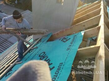 Ул.Ванцети Одесса. Монтаж кровли из металлочерепицы