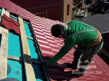 Ул.Ванцети Одесса. Монтаж кровли из металлочерепицы