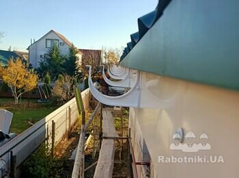 Сухой лиман Одесса Монтаж подшивы свесов и водостока