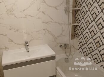 Плитка,полички, сантехніка