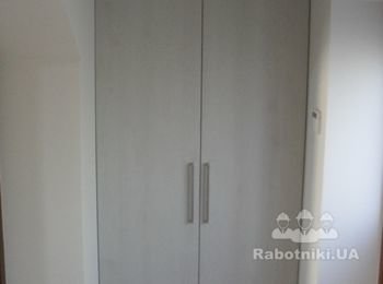 Шкаф в прихожей