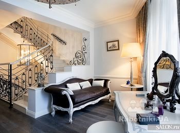 Применение финишной глиняной штукатурки в комнатах отдыха, в саунах или банях, позволяет максимально сохранить комфортный микроклимат, при этом восстанавливает жизненную энергию отдыхающих. 
Рекомендуем применять финишную глиняную штукатурку от «Clay Mix» в комнатах релаксации и медитации, в массажных салонах, пансионатах и санаториях. Идеально подходит для отделки дачных домиков, что бы отдых был полноценным.
В состав финишной глиняной штукатурки от «Clay Mix» входят тщательно подобранные глины