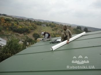 Монтаж водостоков с кровли