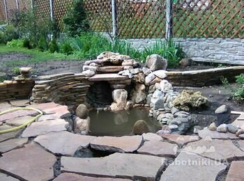 Декоративний фонтанчик з природнього каменю