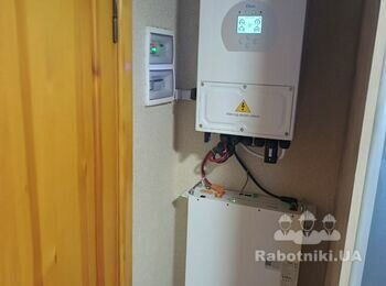 Хмельницька обл., Шепетівка- квартира, інвертор Deye 6квт, резервна система 5квт год, реленапруги, монтаж на стійку - Deye
