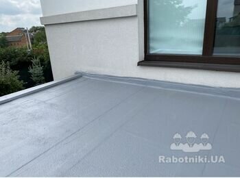 Нанесення гідроізоляції на всю поверхню тераси