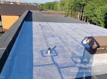 нанесена гідроізоляція на всю поверхню покрівлі
