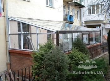 у Львові прибудували до 5 поверхівки,виглядає в життю класно