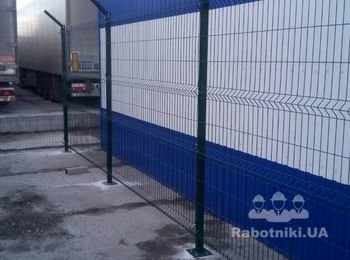 МОНТАЖ СЕТКИ и СТОЛБОВ с АНКЕРНЫМИ ОПОРАМИ на БЕТОННОМ ОСНОВАНИИ от 700 грн/м.п. "Под ключ" (С учетом Забора)