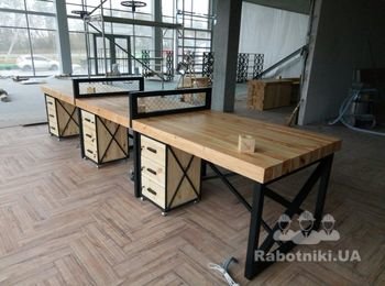 Комплект рабочих столов в офис