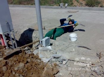 Совиньен монтаж освещения улицы и питание щитов для электроснабжения домов.