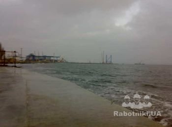 Отель м1 возле дельфинария, работал монтажником