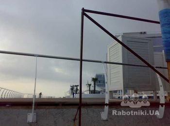 Отель м1 возле дельфинария, работал монтажником