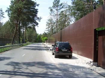 Шумопоглощающий и просто высокий забор,Киевская обл