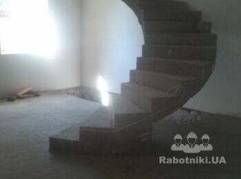 Монолитная винтовая лестница,дом в Чернигове