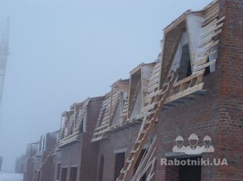 Устройство мансардной крыши на таунхаузе в Чернигове