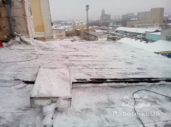 Уборка снега с крыши ЮЖД 2017г.