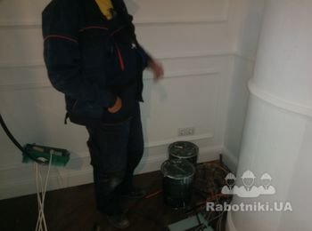 Работы было очень много, помогает мой старый коллега