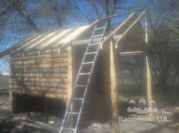 Домик для пчелотерапии ещё в процесе