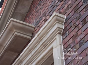 Архитектурный камень на фасаде
