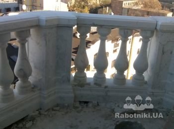 Балюстрада с бетона (имитация мрамора)