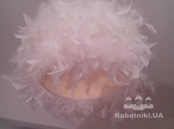 Так же мастера крепят, устанавливают осветление, люстры разного вида.