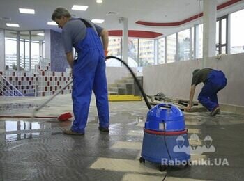 Уборка в новом ТЦ на Окружной - клинниговая компания Clean4u