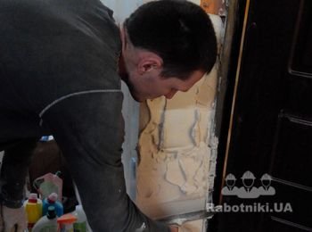 Тянем дверные откосы. Никакого гипсокартона, на долго его не хватит.