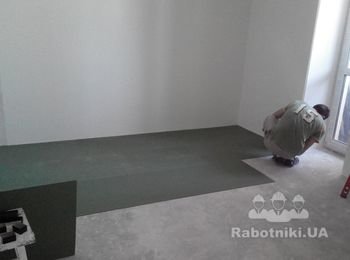 Подкладка под ламинат в зале.