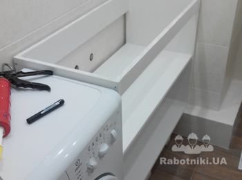 Собираем мебель в ванной комнате. Тоже наш проект.