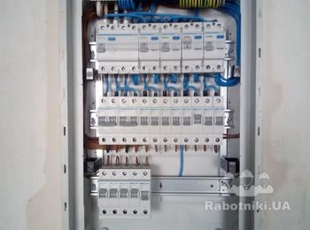 Подключен, готов к использованию.