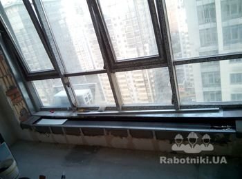Подоконники будут мраморные, поэтому сделали усиленную конструкцию.