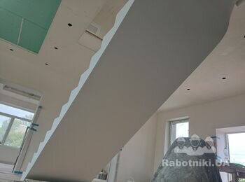 Вид лестницы после отделочно-покрасочных работ