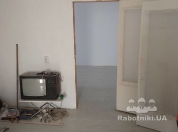 установка дверей, штукатурка, шпаклевка, покраска