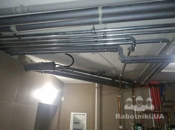 Обвязочка под потолком котельной