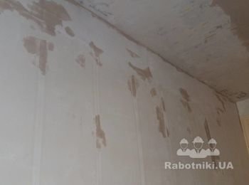 Снятие старых обоев