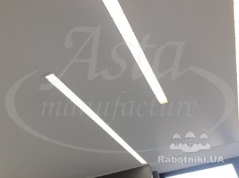 Потолок "парящие линии"
