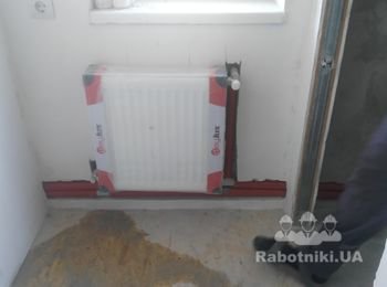 Радиатор в коридоре