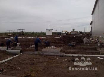 Монтаж арматурного каркаса цоколя